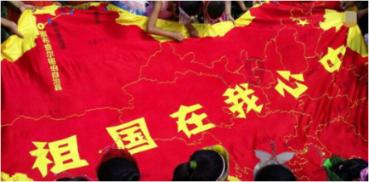 迷路的可爱男孩